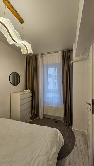 Apartament cu 2 camere semidecomandat, mobilat în 13 Septembrie