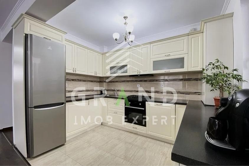 Apartament cu 3 camere semidecomandat, mobilat în Florești