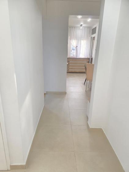 Apartament cu 3 camere decomandat în Dorobanți