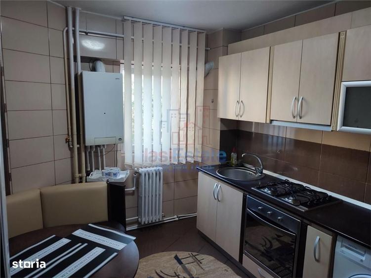 Apartament cu 3 camere decomandat în Alexandru cel Bun