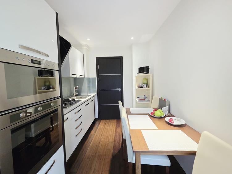 Apartament cu 3 camere decomandat în Micro 17