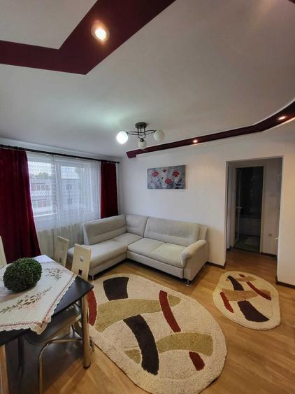Apartament cu 2 camere semidecomandat în Hipodrom