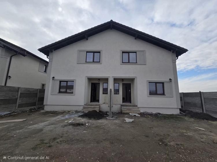 Duplex cu 4 camere cu Canalizare în Moșnița Nouă