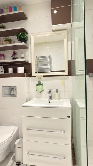 Apartament cu 2 camere semidecomandat, mobilat în Intim