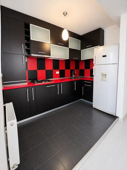 Apartament cu 2 camere semidecomandat, mobilat în Eminescu