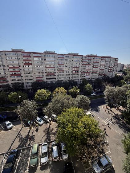 Apartament cu 3 camere decomandat, mobilat în Alexandru Obregia
