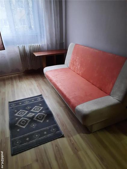 Garsonieră decomandată în Girocului