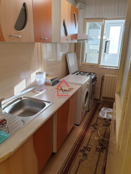 Garsonieră decomandată, mobilată în Gară