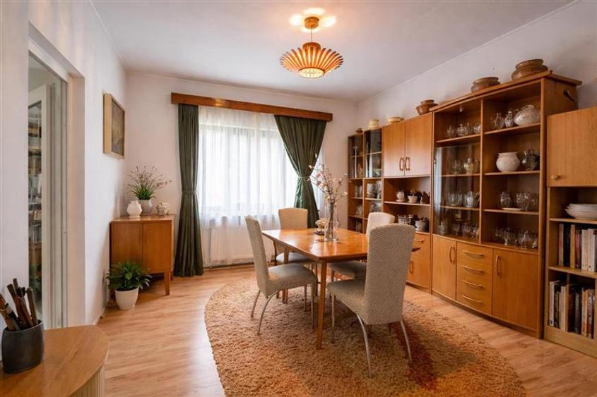 Casă individuală cu 4 camere cu Teren 163 Mp în Central