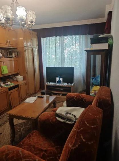 Apartament cu 3 camere decomandat în Berceni