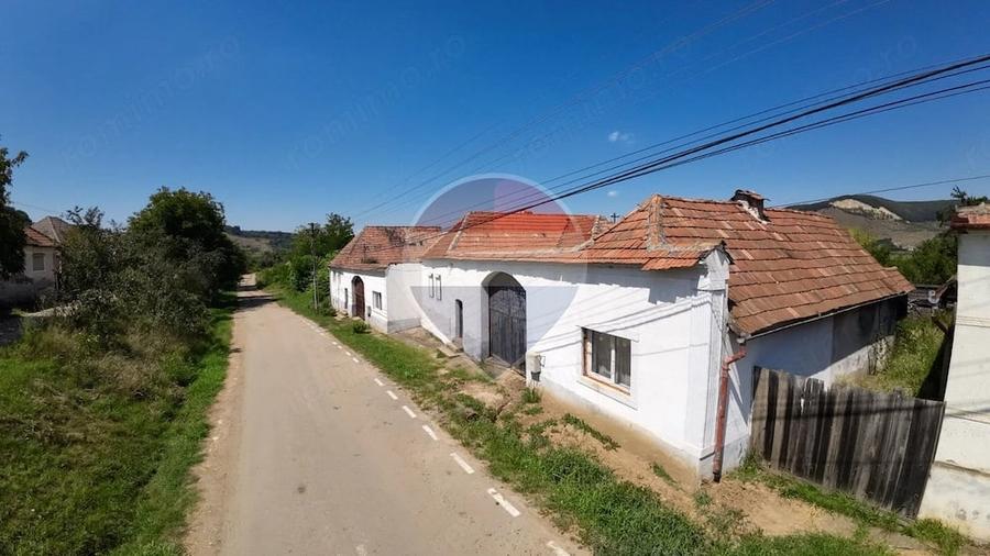 Casă cu 2 camere cu Teren 1169 Mp în Țapu