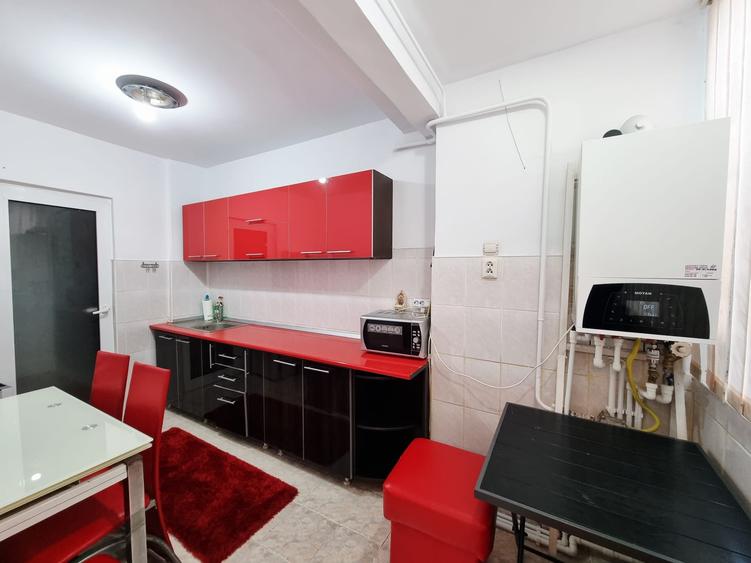 Apartament cu 2 camere semidecomandat, mobilat în Mazepa 1