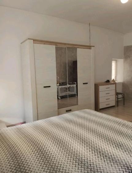 Casa de vanzare mobilata ?i utilata, cu interior renovat in anul 2025 - 1