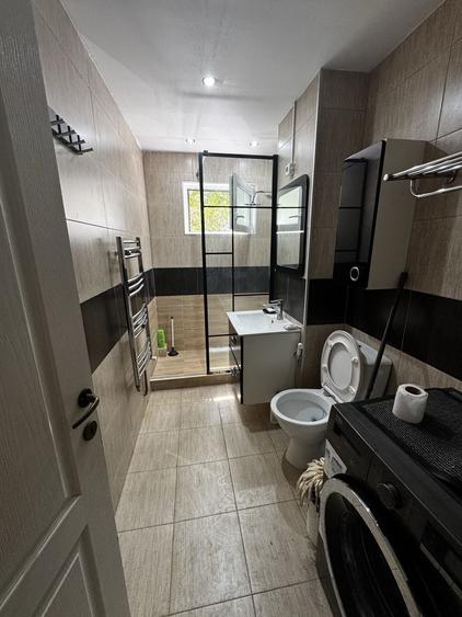Apartament cu 3 camere semidecomandat în Exterior Vest