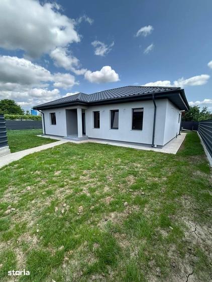 Casă cu 4 camere cu Teren 700 Mp în Central