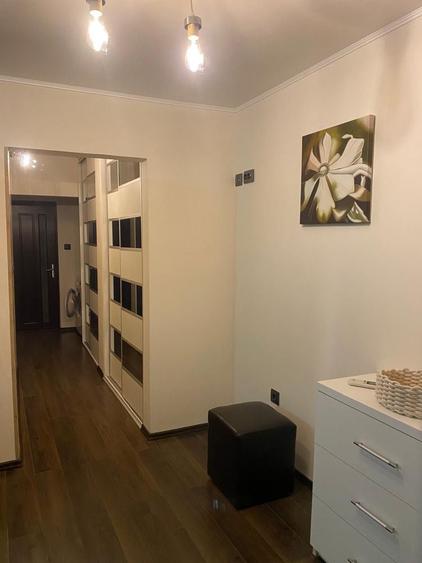 Apartament cu 3 camere decomandat în Călărași
