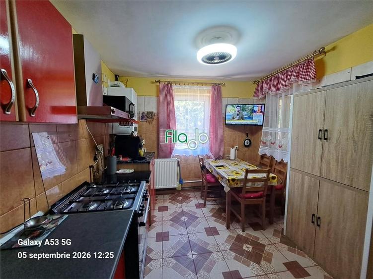 Casă cu 5 camere cu Teren 546 Mp în Tunari