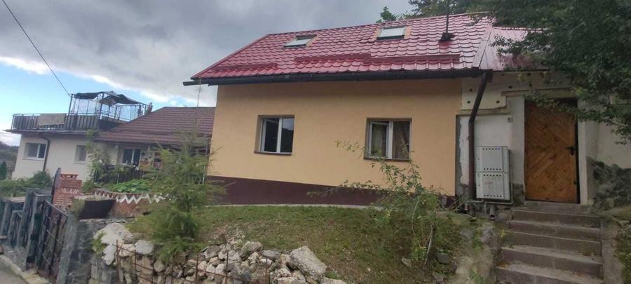 Casă cu 3 camere în Schei