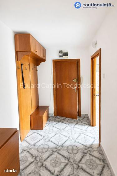 Apartament 3 camere, Ozana, parcare, centrala proprie