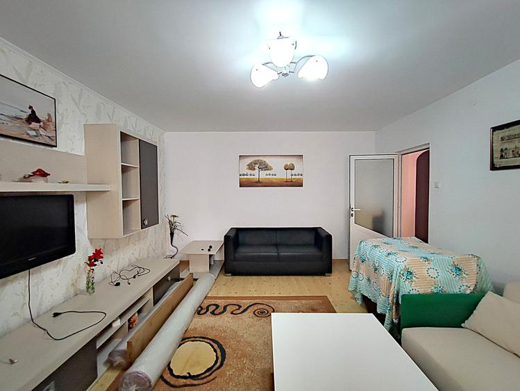 Apartament cu 3 camere decomandat în Inel II