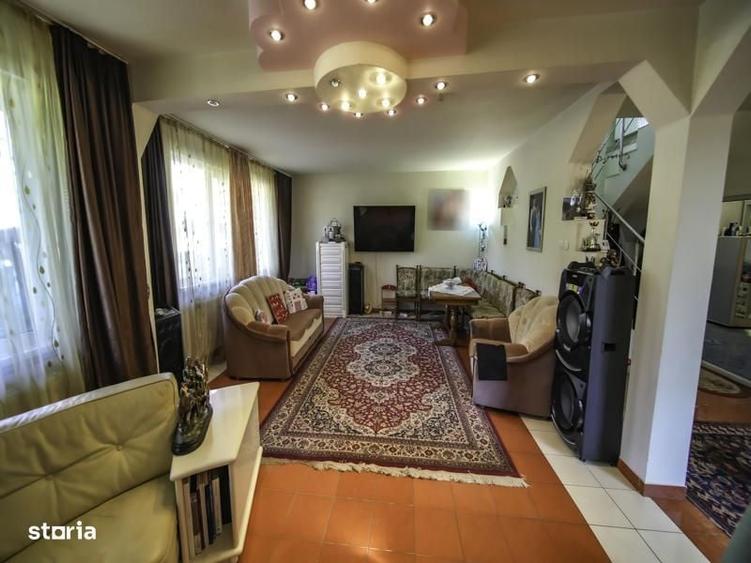 Casă cu 4 camere cu Teren 250 Mp în Criș