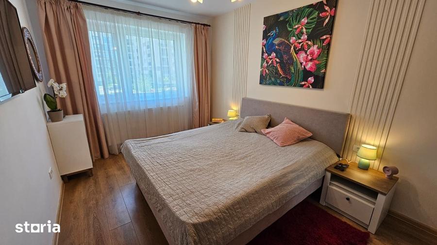 Apartament cu 2 camere decomandat în Tractorul
