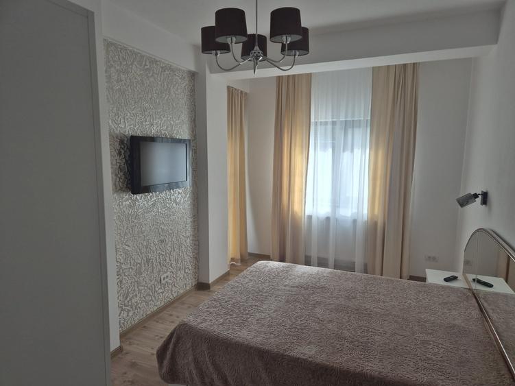 Apartament cu 3 camere decomandat în Cerneți