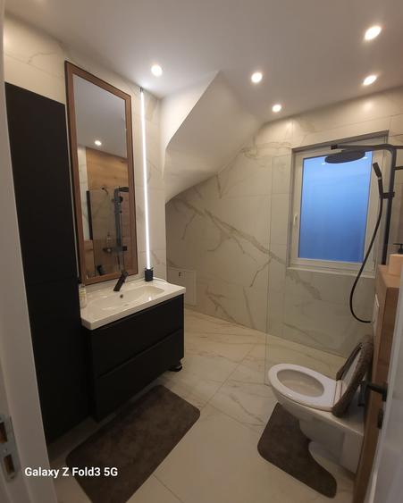 Duplex cu 4 camere cu Canalizare în Florești