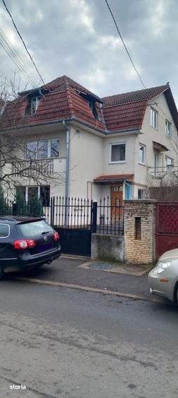 Casă cu 4 camere cu Teren 400 Mp în Gheorgheni