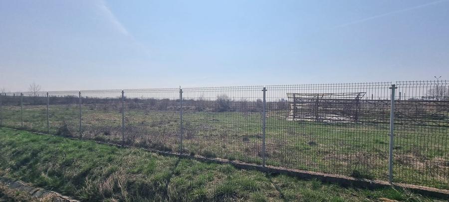 Teren intravilan de 40000 mp, în Exterior Est