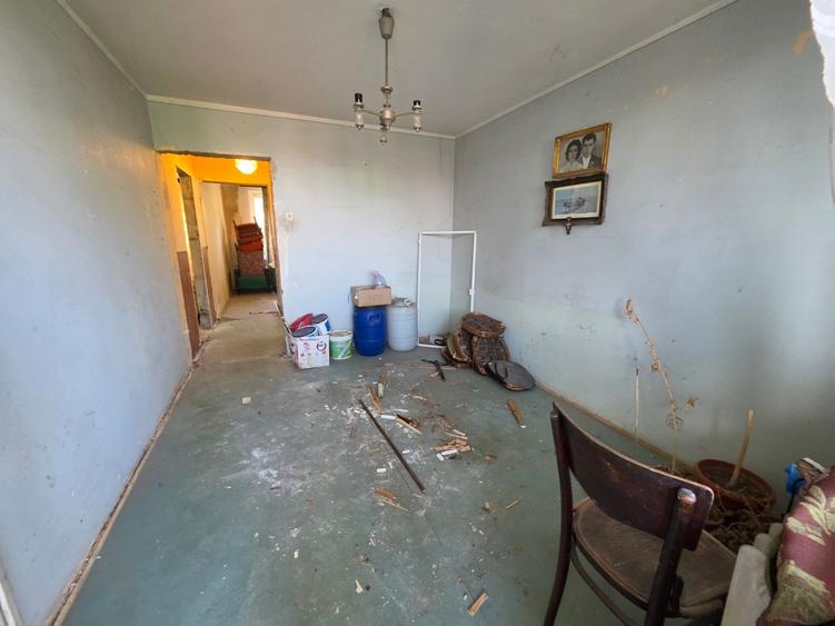 Apartament cu 3 camere semidecomandat în 1 Decembrie 1918
