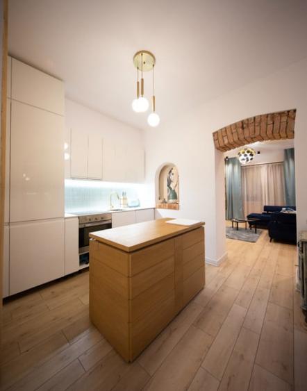 Apartament cu 3 camere semidecomandat în Semicentral