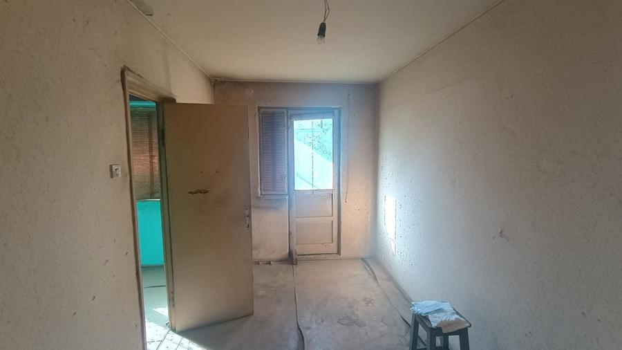 Apartament cu 2 camere semidecomandat în Micro 11