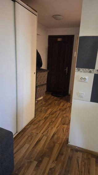 Apartament cu 3 camere decomandat în Exterior Vest