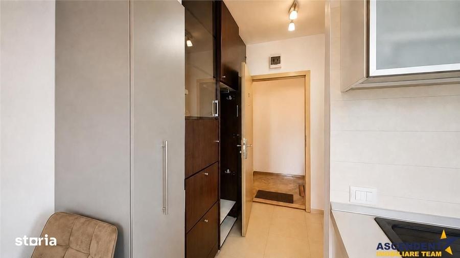 Apartament cu 3 camere în Centrul Civic
