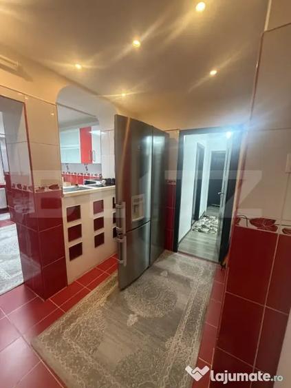 Apartament cu 3 camere decomandat în Micro 3