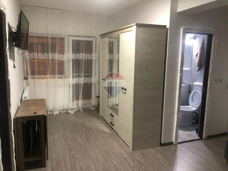 Garsonieră decomandată în Independenței
