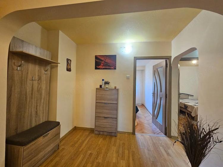 Apartament cu 3 camere decomandat în Dorobanți