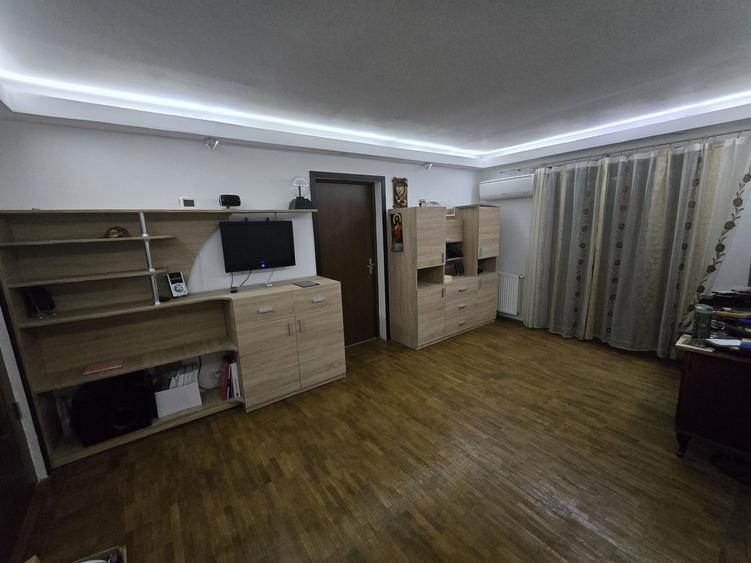 Doua apartamente de vanzare - 16