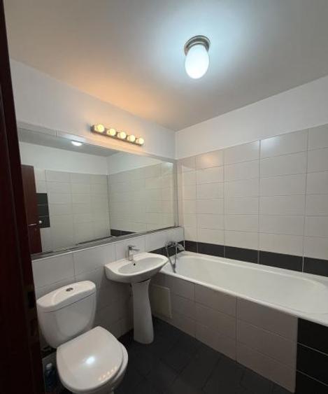 Apartament cu 2 camere semidecomandat, mobilat în Tei