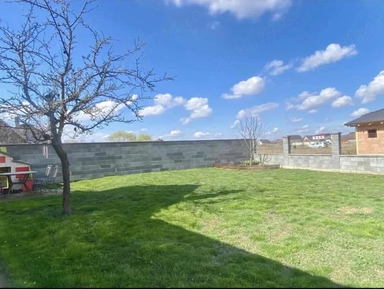 Casă cu 3 camere cu Teren 473 Mp în Moșnița Veche