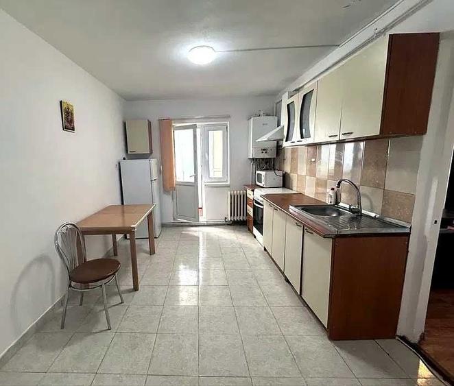 Apartament cu 2 camere decomandat în Tolstoi