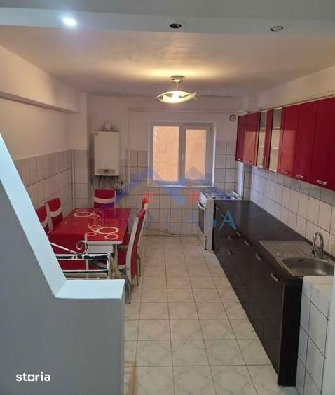 Apartament cu 3 camere decomandat, mobilat în Cetate