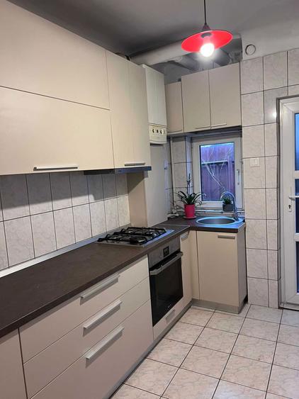 Casă cu 3 camere în Rahova
