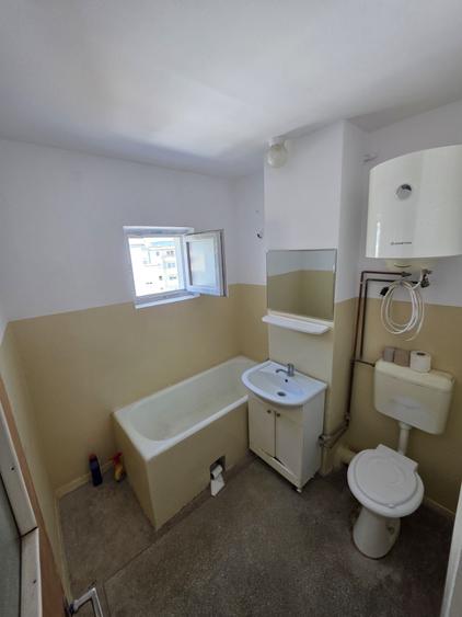 Apartament cu 3 camere decomandat în Ultracentral
