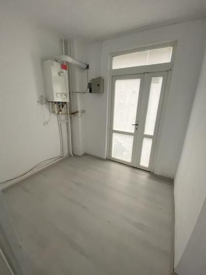 Spațiu comercial, de 90 mp, în Central