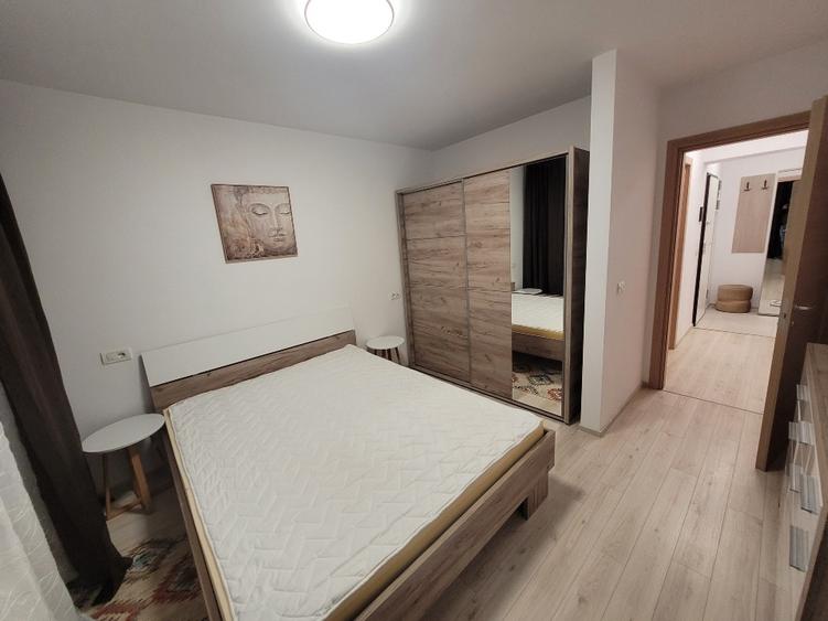 Apartament cu 2 camere decomandat în Tractorul