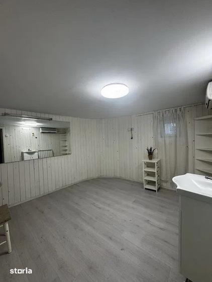 Spațiu comercial, de 85 mp, în Cornișa