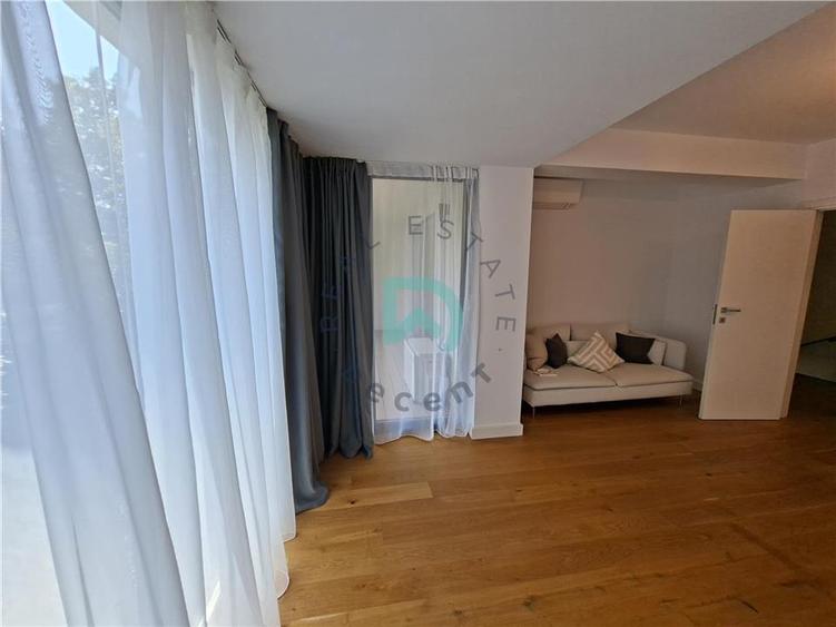 Apartament cu 3 camere decomandat în Drumul Poienii