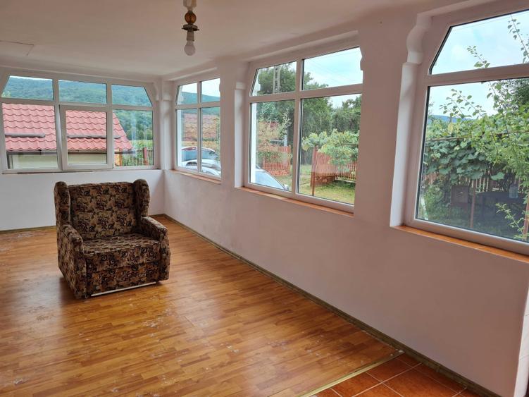 Casă cu 3 camere în Mălureni